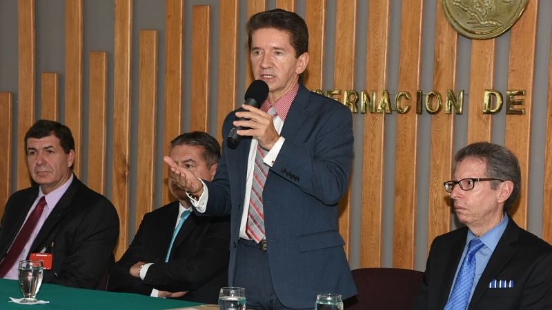 Gobernador de Antioquia pide reformar el actual modelo de salud que rige en Colombia