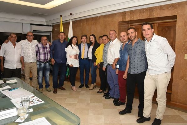 Frontino compartió “Un Café con el Gobernador”