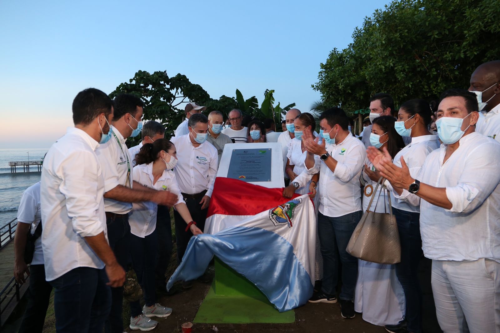Gobernador de Antioquia inauguró en Arboletes el nuevo Muelle Turístico Flor del Paraíso