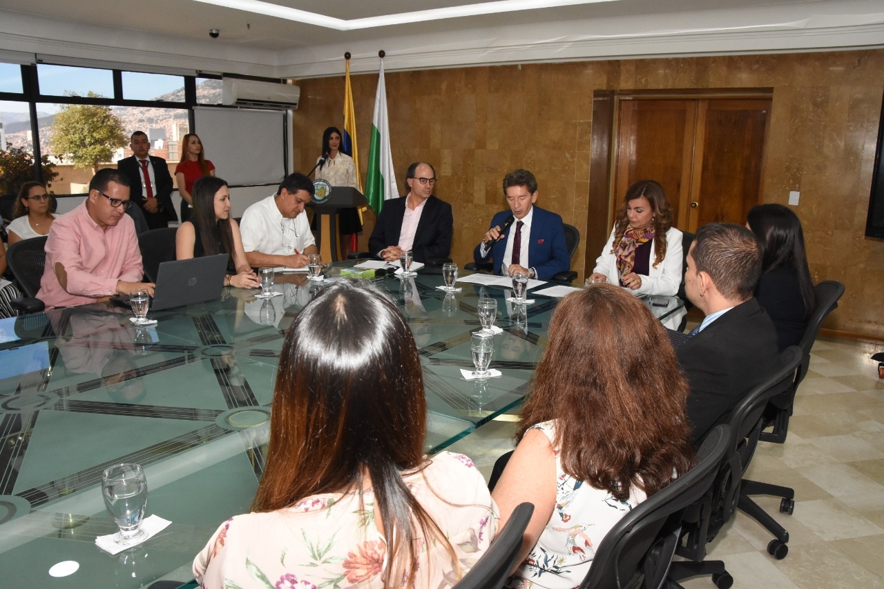 Gobernador Luis Pérez Gutiérrez anunció un nuevo Estudio de Riesgos en la Cuenca Carbonífera del Sinifaná
