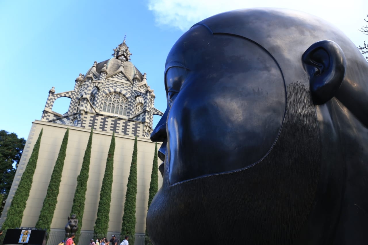 Gobernador encargado conmemoró los 20 años de la Plaza Botero y el traslado del Museo de Antioquia