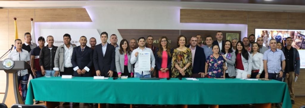 Se formalizan 150 mineros ancestrales en San Roque