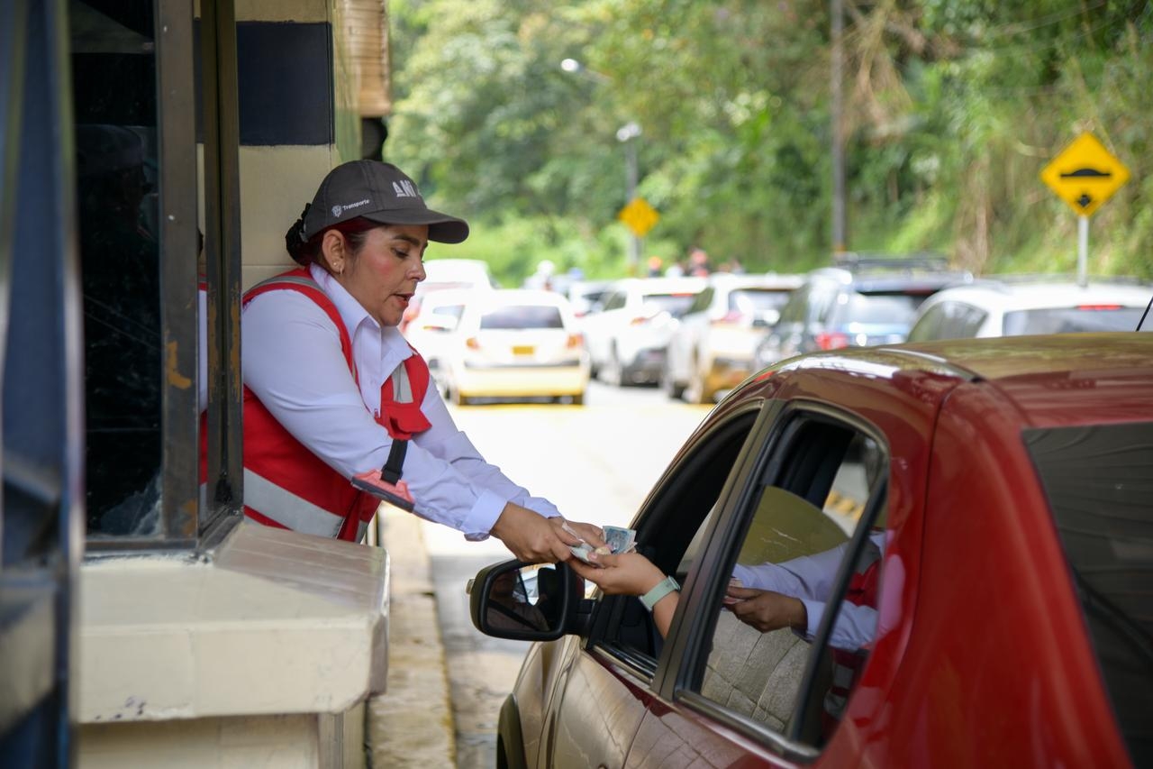 La Gobernación de Antioquia pide soluciones urgentes para evitar los trancones que se producen en el Suroeste, especialmente en fechas de operación retorno