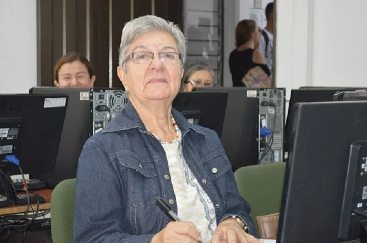 Lideresas de 200 asociaciones de mujeres en Antioquia certificadas en ciudadanía digital