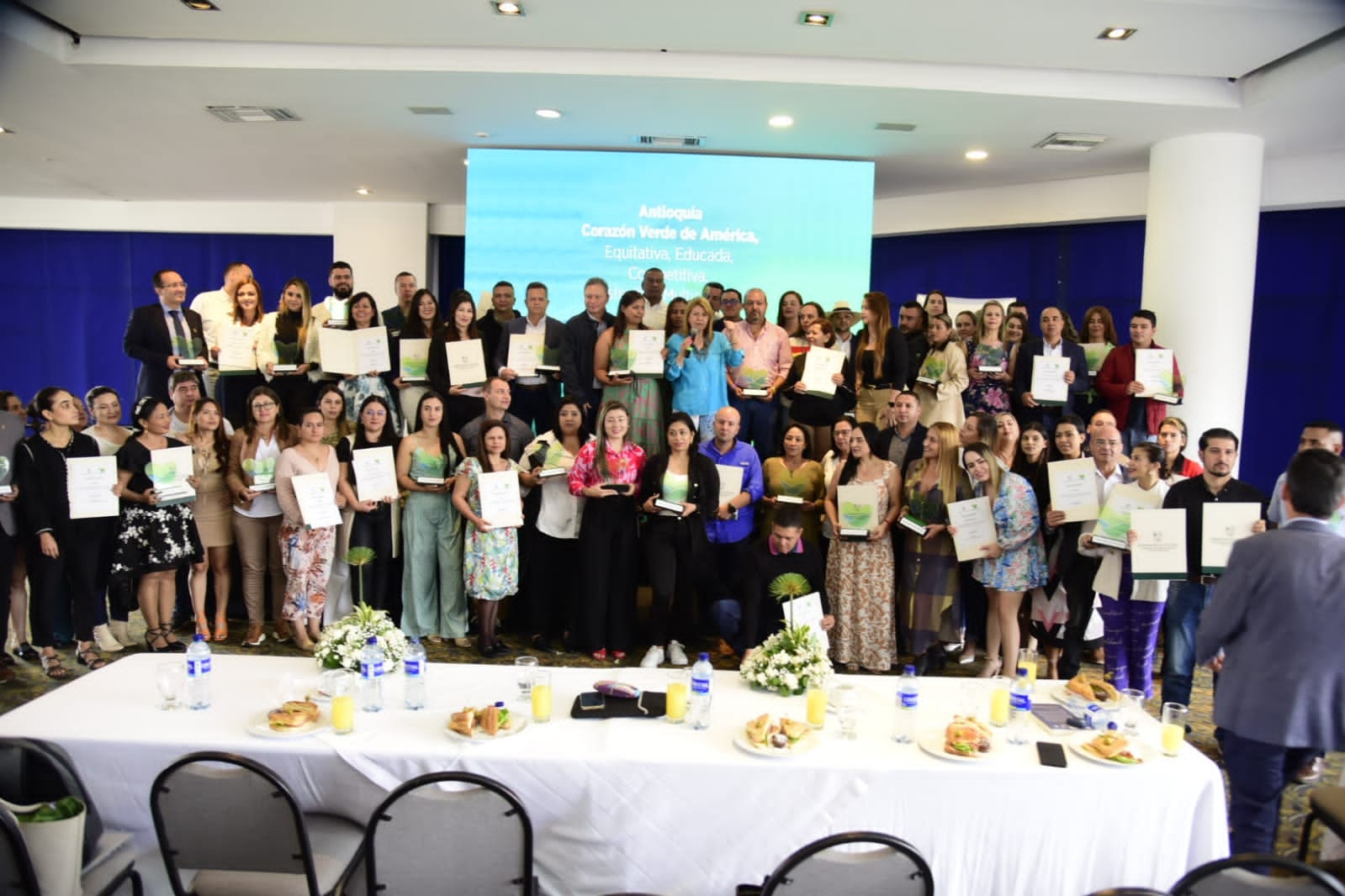 Gobernación de Antioquia distingue a los municipios mejor evaluados en capacidad de gestión en salud y elaboración del ASIS