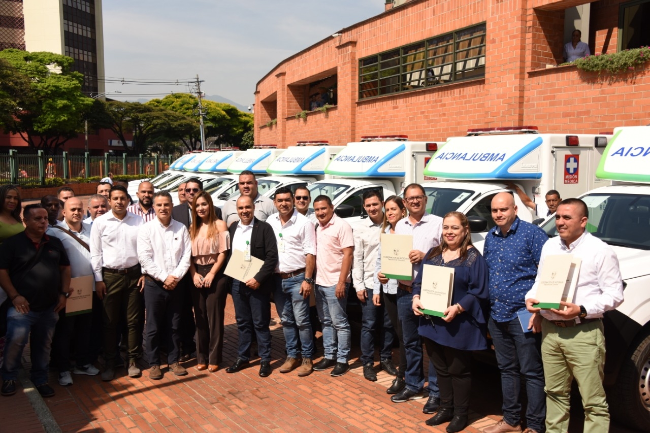 Con entrega de ambulancias se fortalece la red de servicios del Departamento