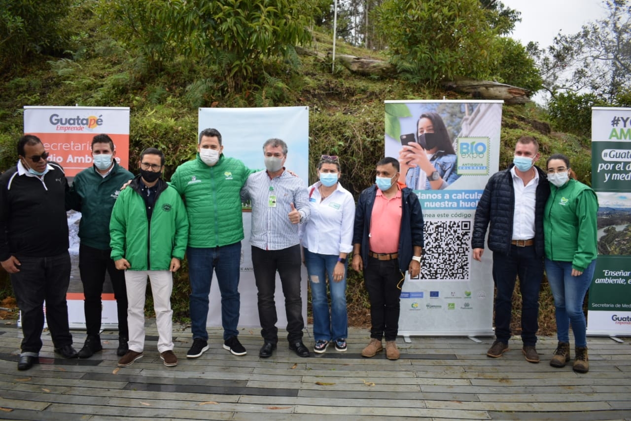 Con la siembra de 8.800 árboles nativos, Bioexpo compensa su huella de carbono