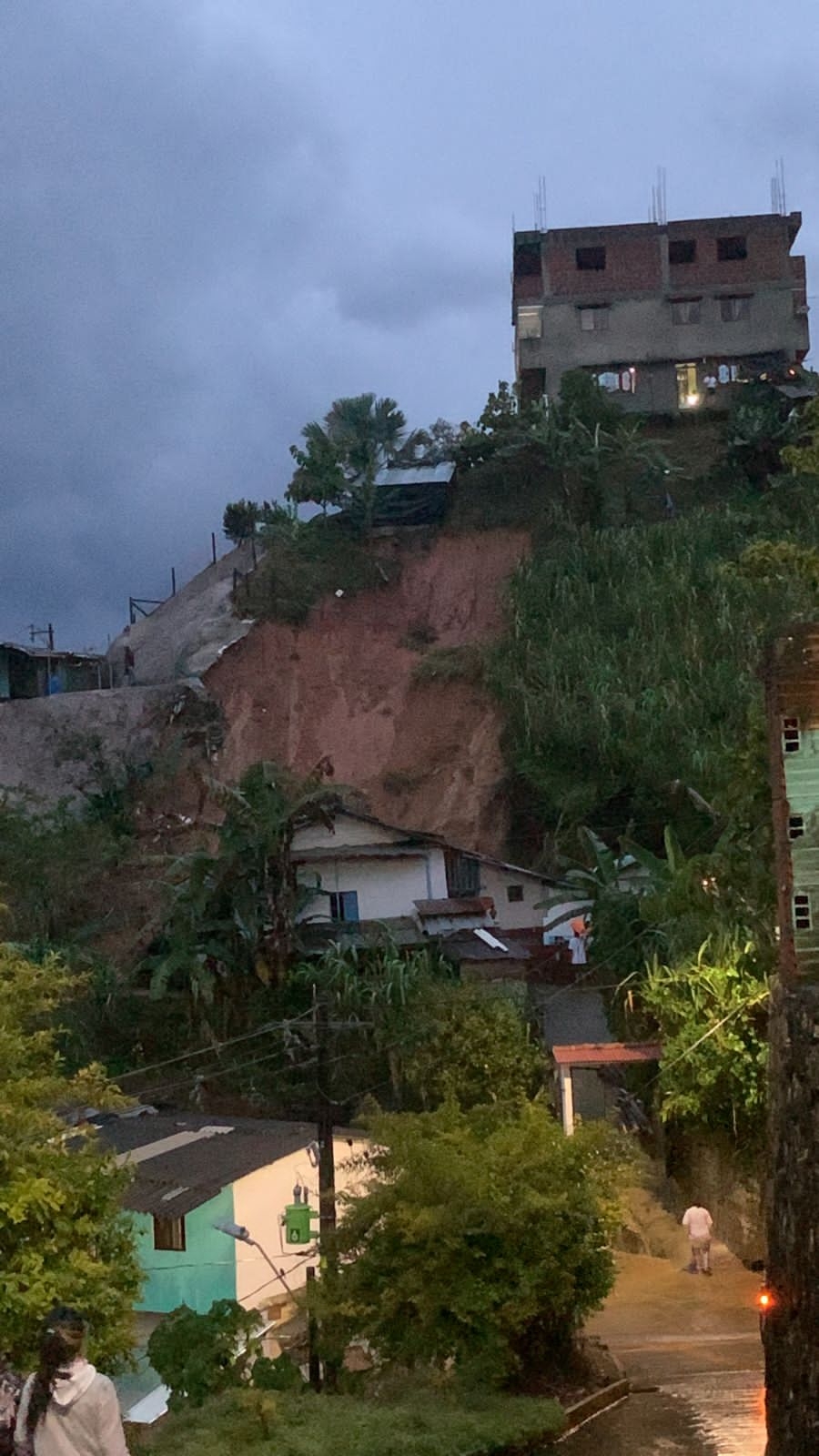 Equipo técnico del Dagran presente en Anorí para apoyarlo tras vendaval, movimiento en masa y creciente súbita