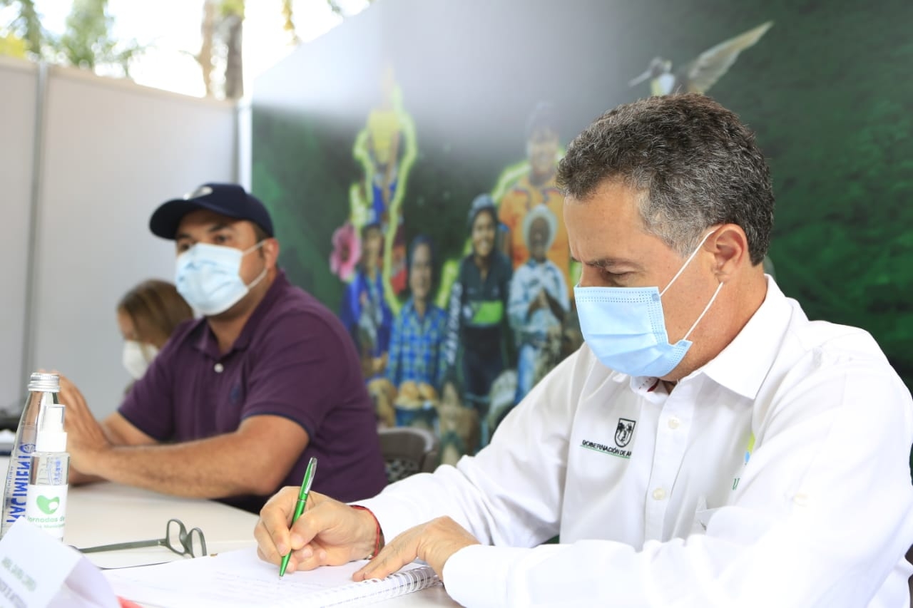 388 Acuerdos por más de $350.000 millones concertó la Gobernación de Antioquia con 13 municipios en la primera sesión de las Jornadas de Acuerdos Municipales 2021