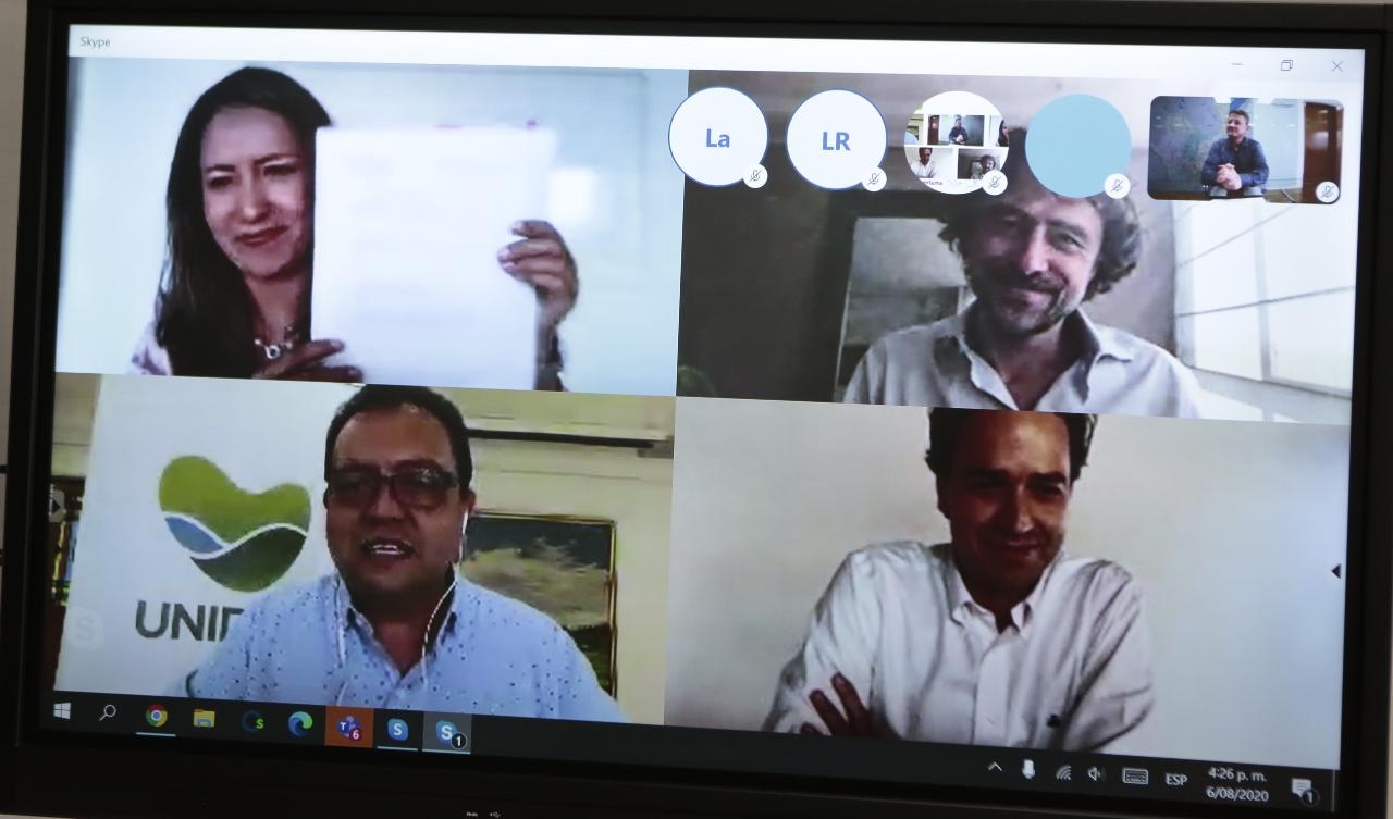 VIVA y Comfama firmaron convenio para construir viviendas y hábitats sostenibles en Antioquia