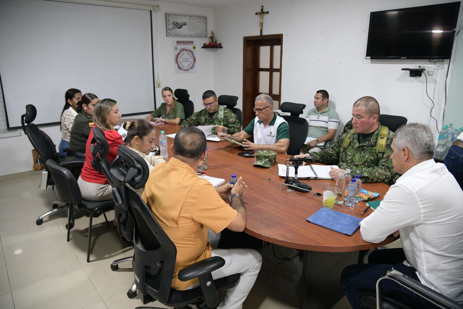 La Gobernación de Antioquia ofrece recompensa por cabecillas del ELN y el Clan del Golfo que delinquen en el Magdalena Medio y el Nordeste