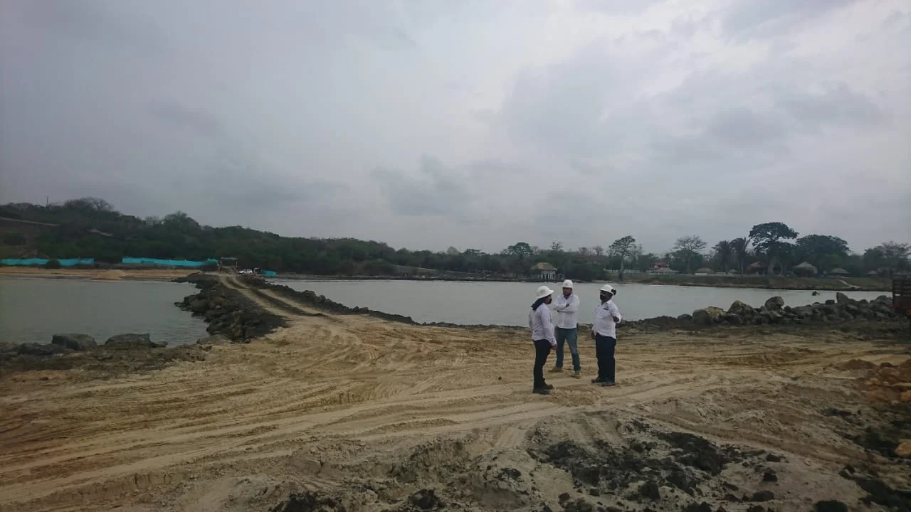 Dapard avanza en el proyecto de control de erosión costera para recuperar las playas y proteger el volcán de lodo de Arboletes