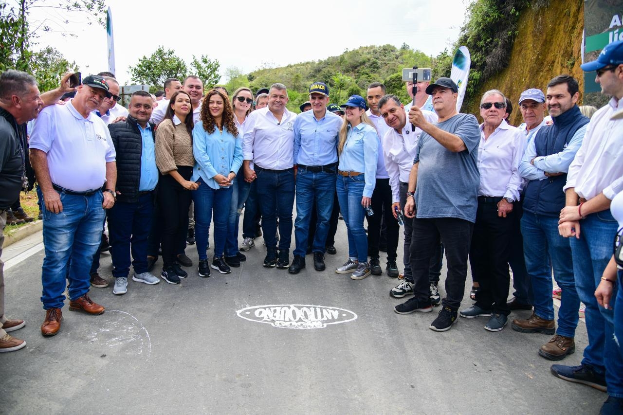 El Gobernador Andrés Julián entregó la vía Santo Domingo – Alto de La Quiebra, ejecutada mediante Obras por Impuestos