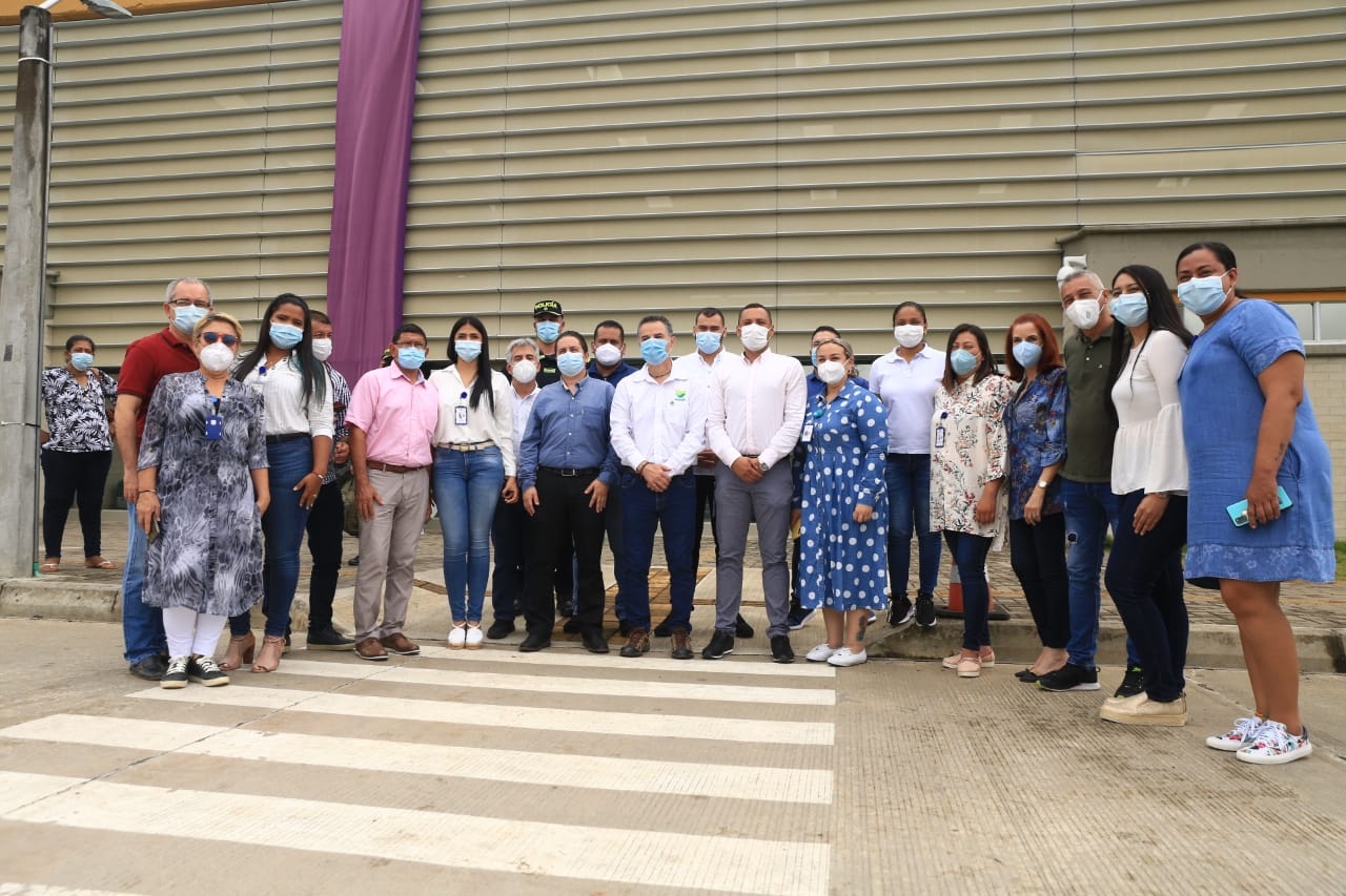 Gobernador Aníbal Gaviria presentó ante la Junta Directiva y el personal médico al nuevo gerente del Hospital César Uribe Piedrahíta