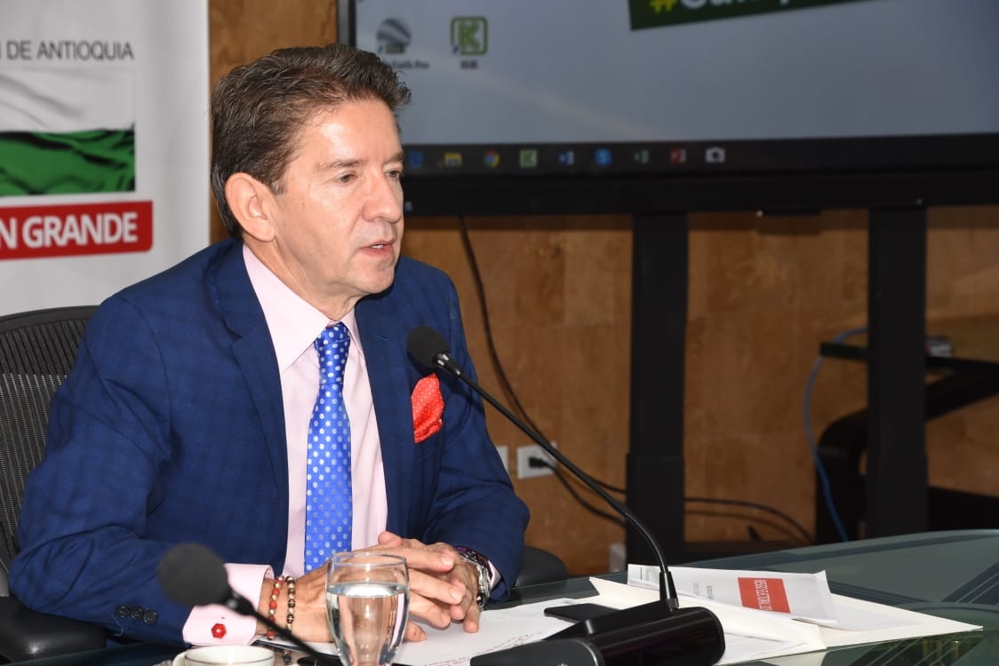 Gobernador de Antioquia pide al ministerio de Justicia “soltar el freno de bolígrafo” para continuar obras en la cárcel de Yarumal