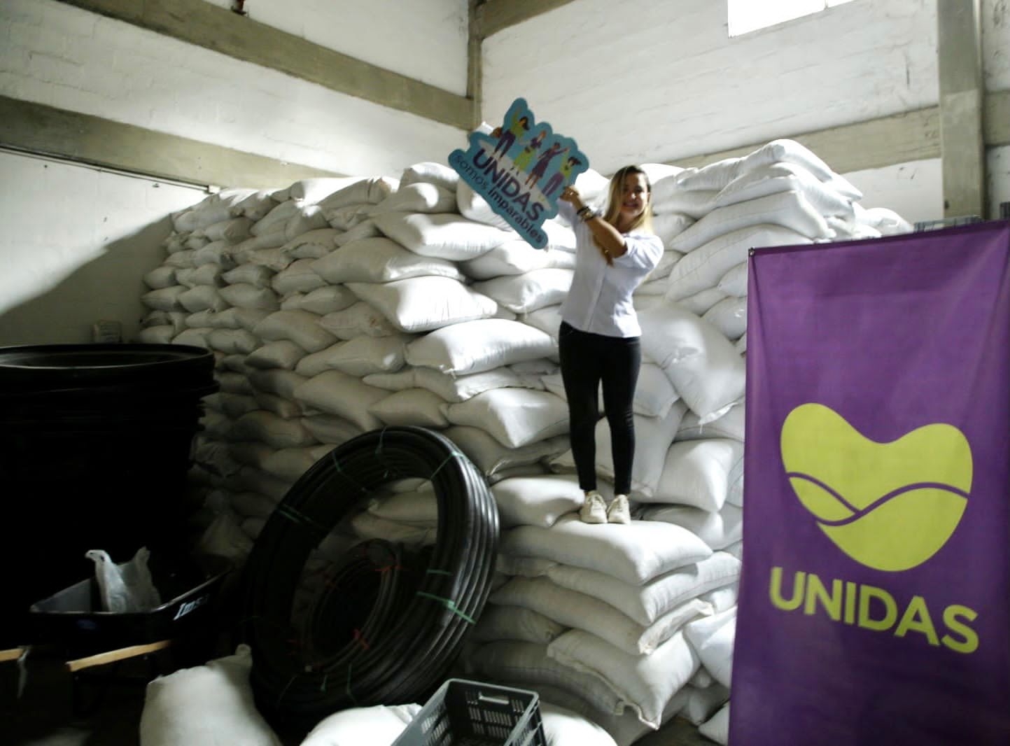 La secretaria de las mujeres de Antioquia entregó kits agropecuarios para incentivar la reactivación económica de las Mujeres Rurales del departamento