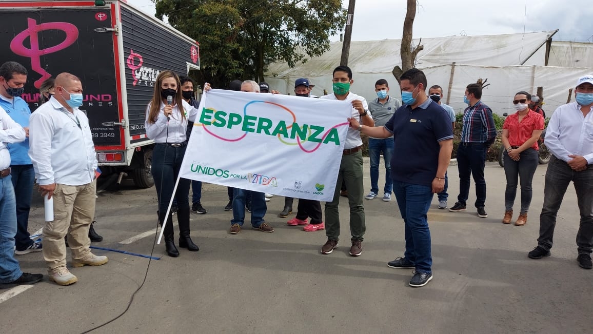 La Caravana por la vida de la gobernación de Antioquia entregó este viernes en el Oriente antioqueño, obras viales por más de $13.000 millones
