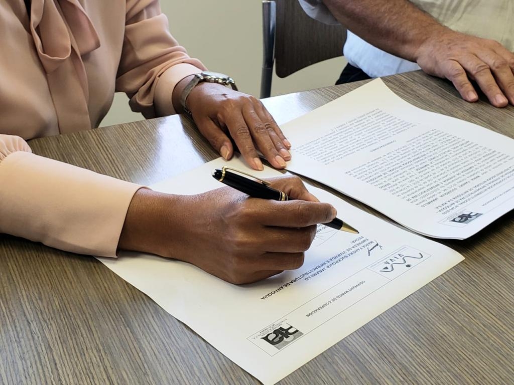 Alianza entre VIVA y RIA permitirá desarrollar proyectos de vivienda sostenible en Antioquia