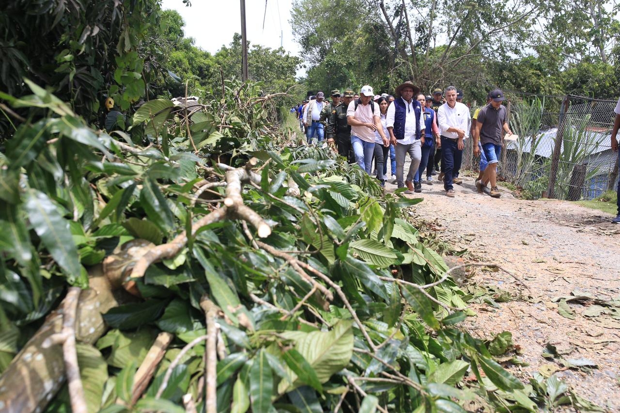 Gobernador de Antioquia visitó Puerto Nare para estar al frente de la atención por emergencia invernal