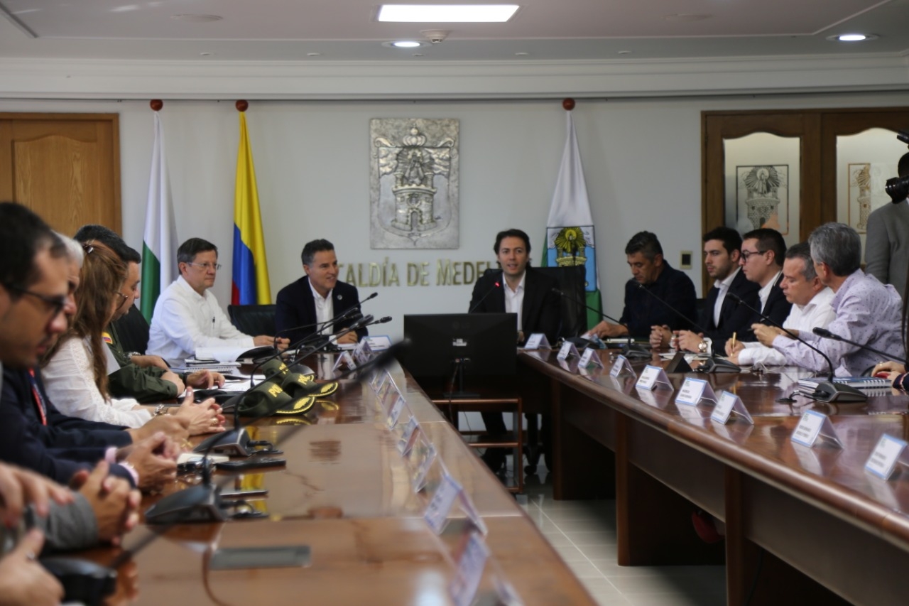 En el segundo Consejo de Seguridad Metropolitano, se sigue avanzando en el trabajo conjunto para la superación de los temas que afectan la vida de los antioqueños