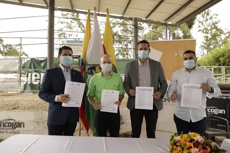 Antioquia presenta el primer centro de negocios ganadero del  departamento.