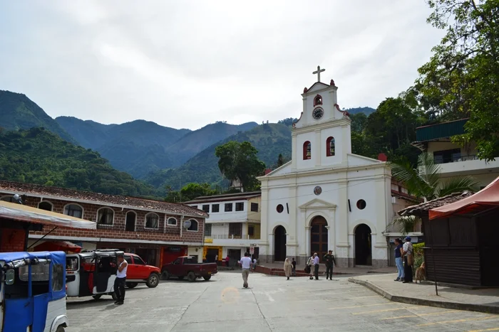 El Gobernador en la noche hace presencia hoy en Heliconia