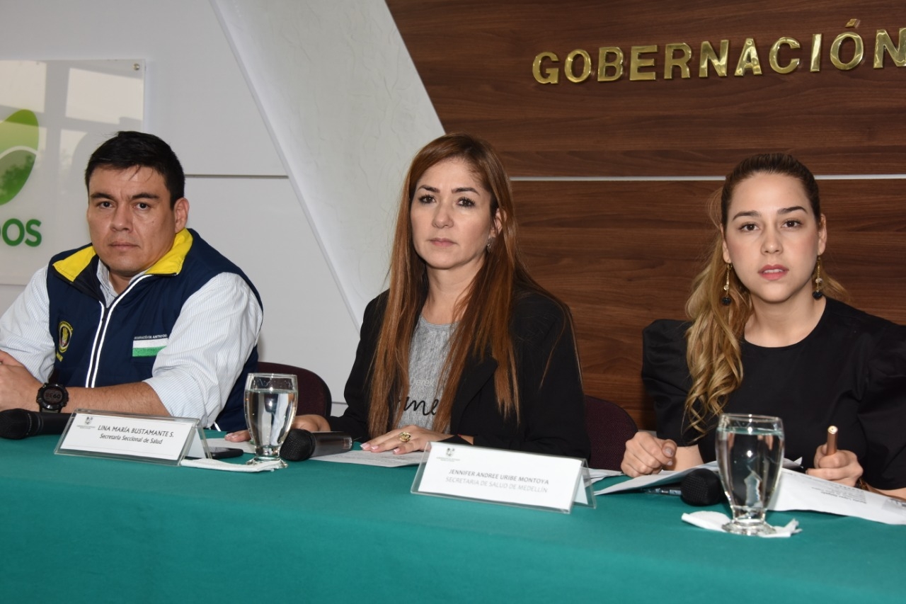 En la etapa de contención: identificar los casos y aislamiento preventivo