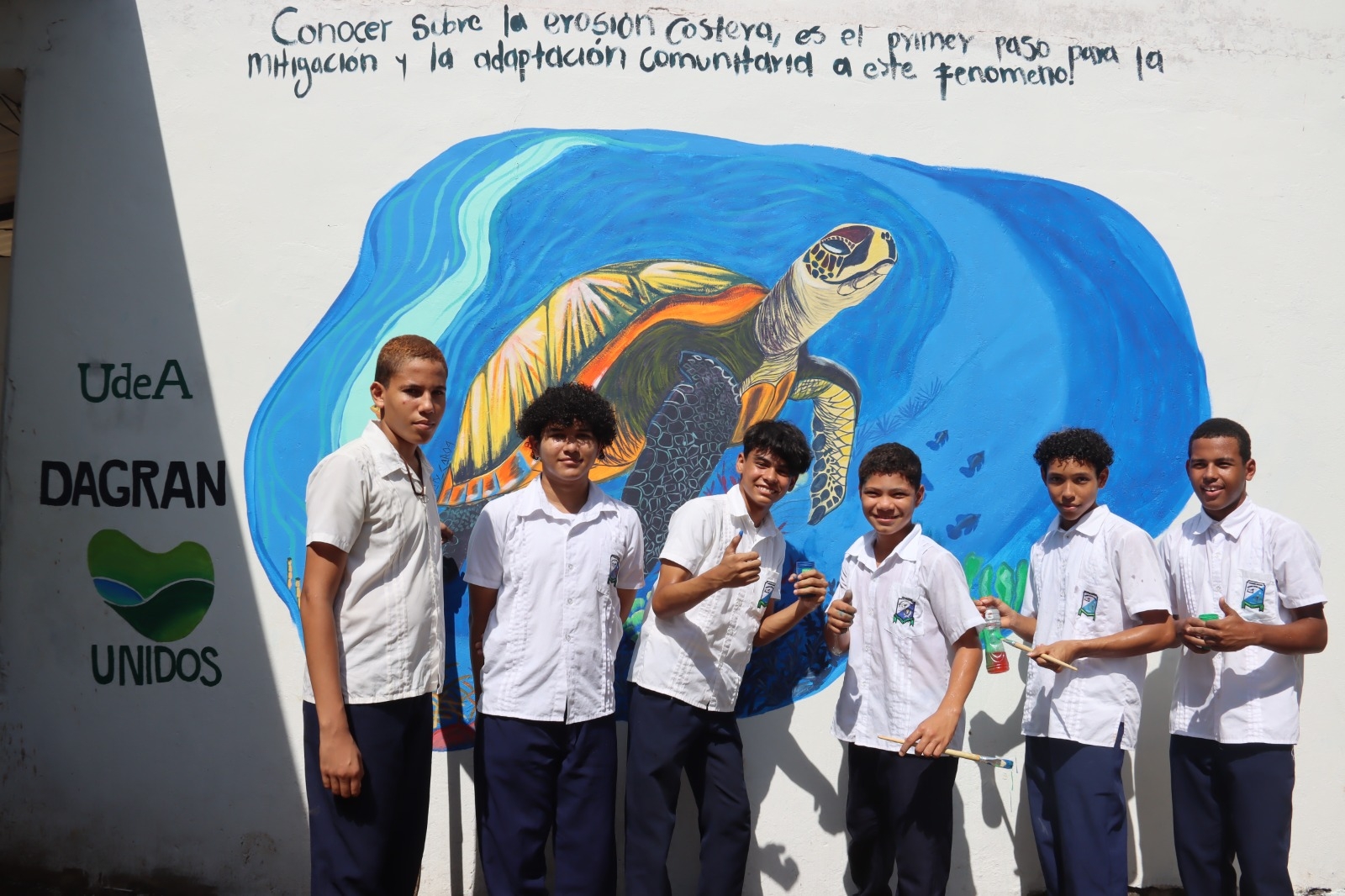 Nido Viverito, la estrategia con la que el Dagran y las comunidades costeras de Antioquia buscan mitigar la erosión a través de la siembra en las playas