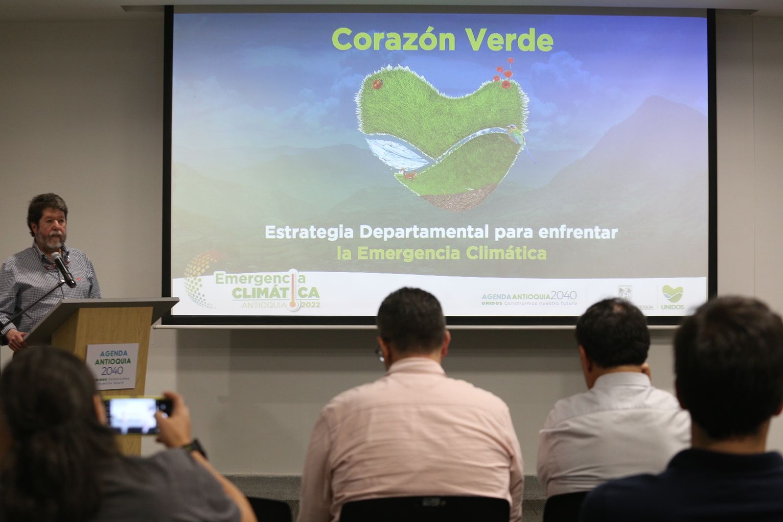 Representantes de sectores público y privado realizaron aportes sobre eficiencia energética con miras a 2040