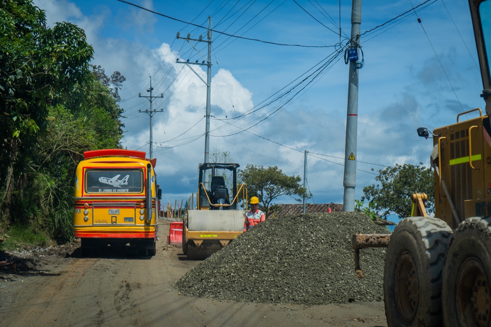 Avanzan las obras de mejoramiento de la vía El Carmen de Viboral – El Santuario