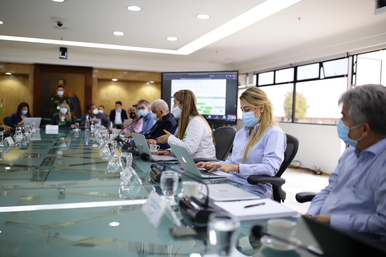 Se acerca un gran reto para Antioquia en abril: aplicar aproximadamente, un millón de dosis