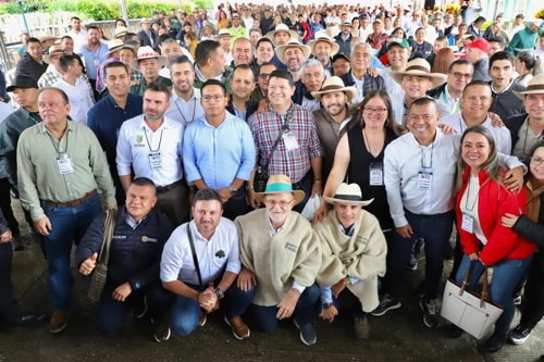 En el Encuentro 50 Pueblos Paisas, el Gobernador Andrés Julián anunció avances en las obras de conectividad entre Antioquia y Caldas