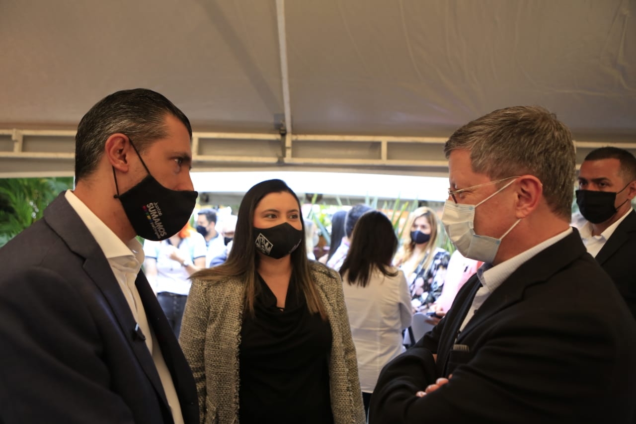 Gobernador (e) acompañó en Envigado la inauguración de la zona de expansión para hospitalización de pacientes con Covid-19