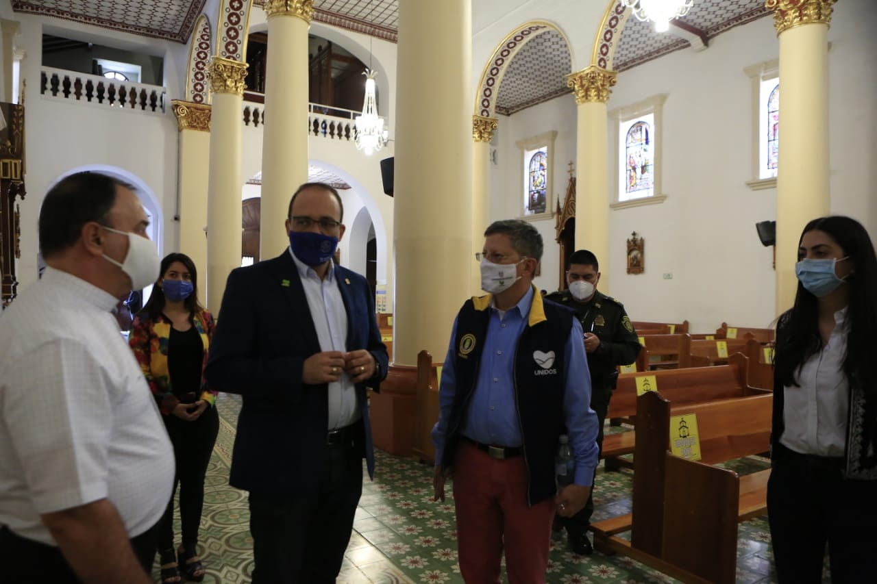Gobernador (e) Luis Fernando Suárez Vélez, verificó en dos municipios del Valle de Aburrá el inicio de la reapertura de los sectores económicos